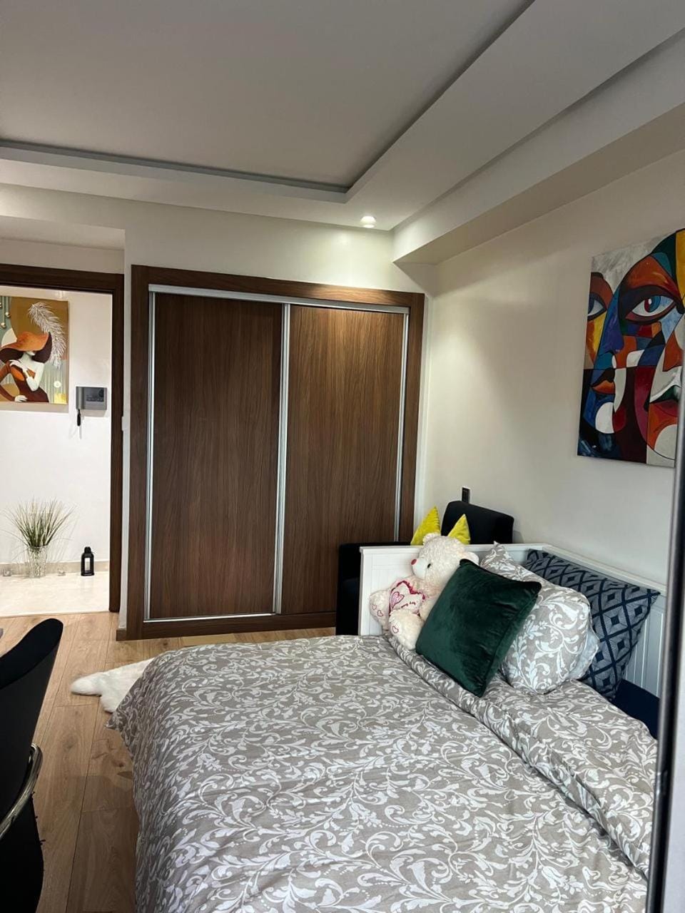 Bed, Living room, Photo of the whole room, Seating area, Bedroom, wardrobe