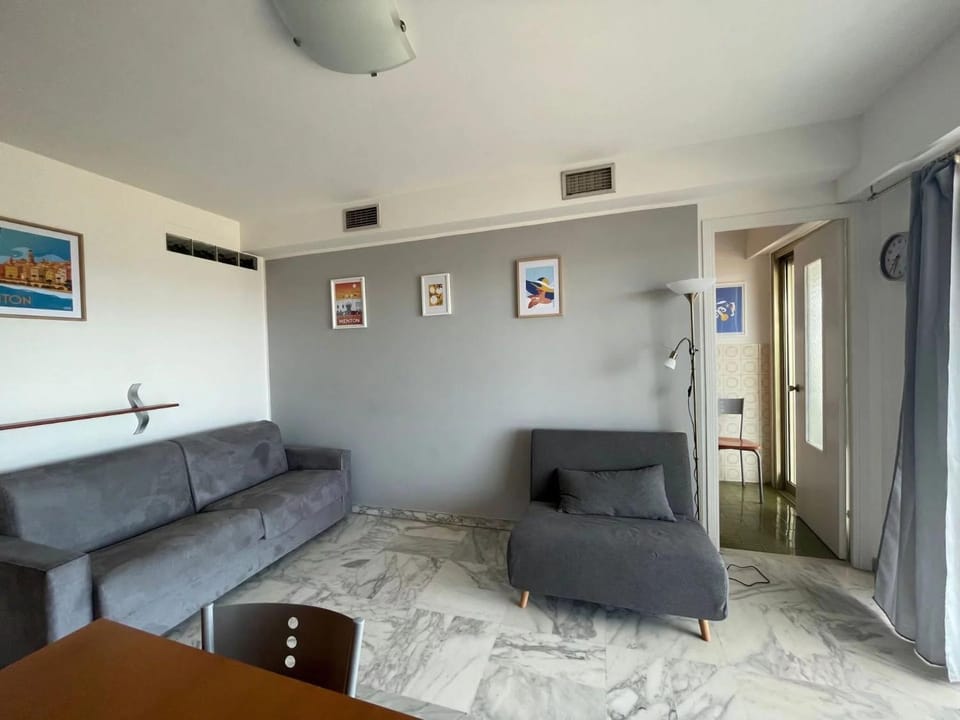 45SM - Studio climatisé face mer avec terrasse Apartment in Menton