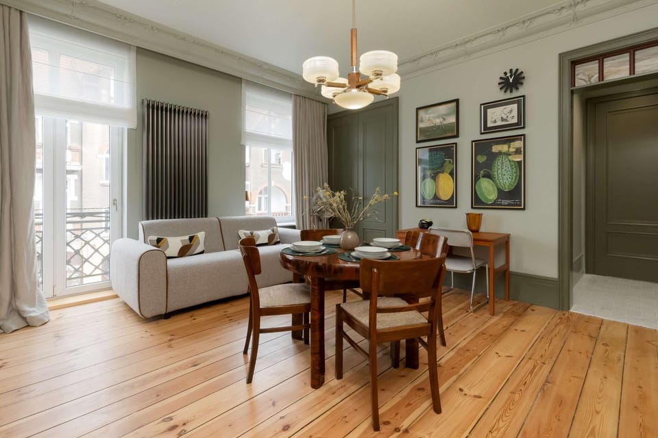 Living room, Seating area
