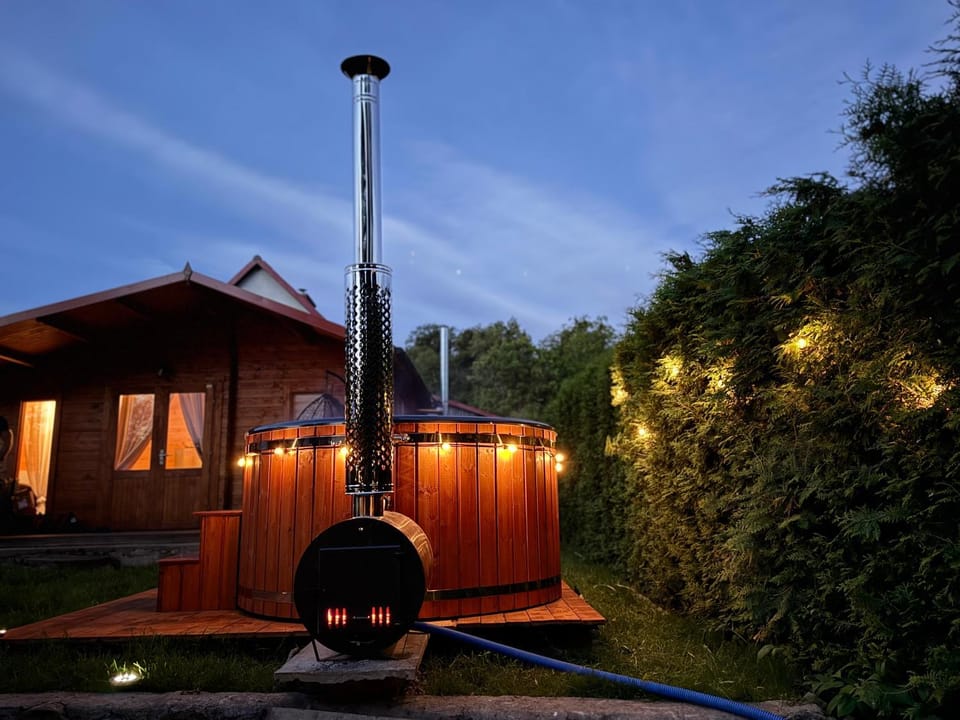 Garden, Hot Tub