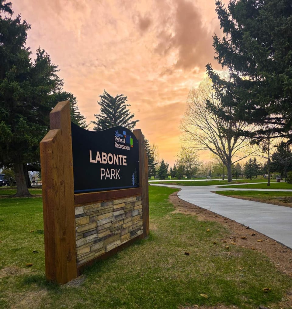 Nearby landmark, Neighbourhood