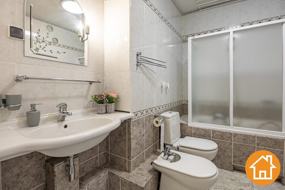 Toilet, Bathroom, Bath