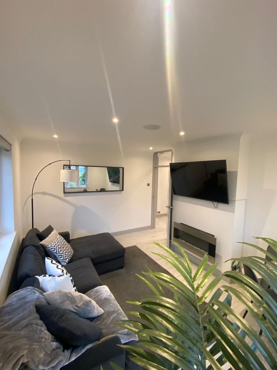 TV and multimedia, Living room, Seating area, internet