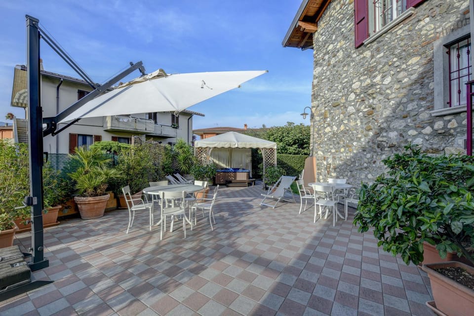 Hot Tub, Balcony/Terrace, Dining area