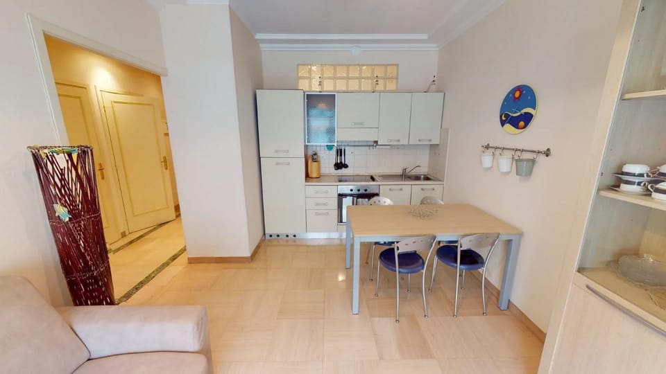 39PP - Agréable 2P plein centre de Menton avec balcon Apartment in Menton