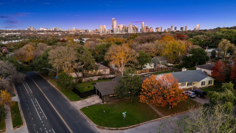 Stylish 3BR Near The Domain Modern Austin Stay House in Zilker