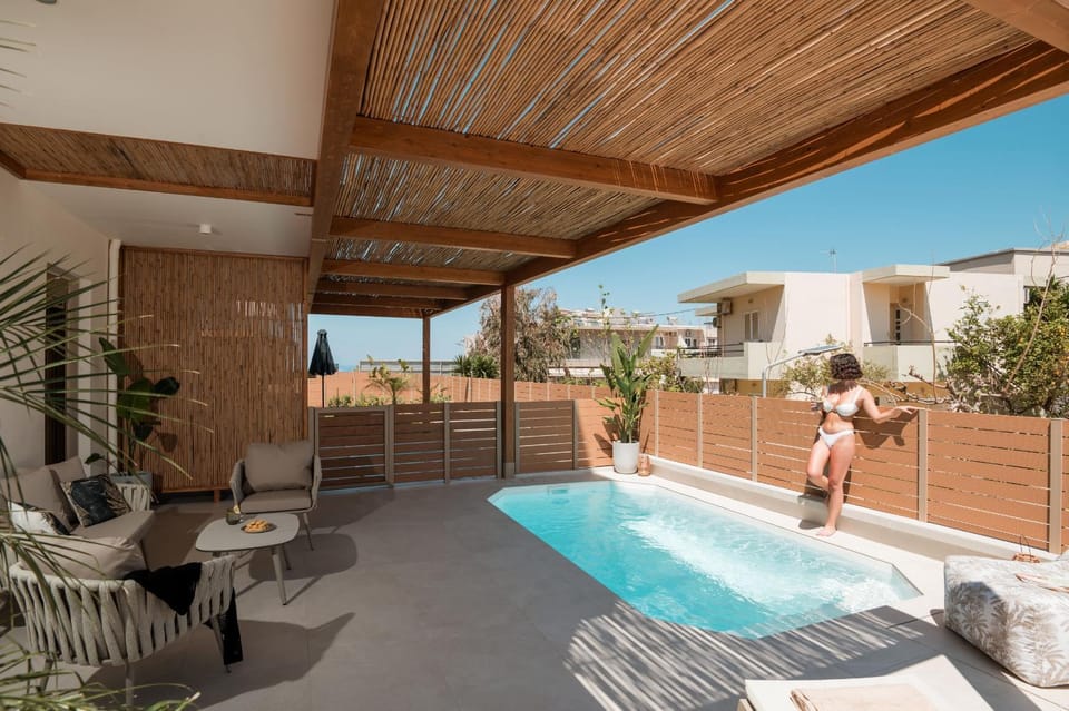 Casa Doma Luxury Suite with Seaview, Heated Pool and Private Parking Apartment in Rethymno