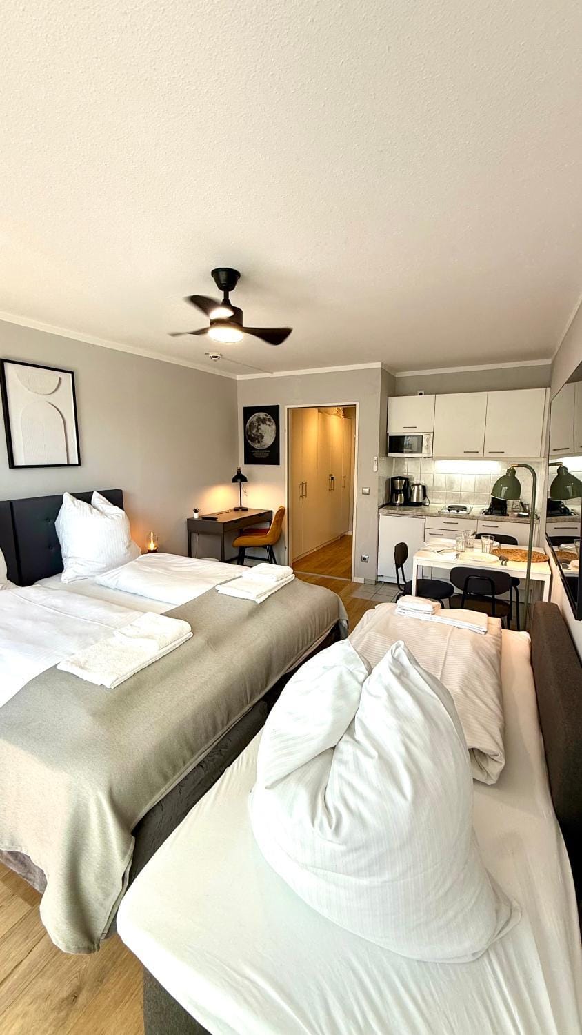 Bed, Kitchen or kitchenette, Photo of the whole room
