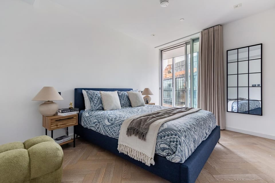 Iconic 2 Bed Battersea Power Station Hideaway With Balcony And Thames River Views Apartment in London