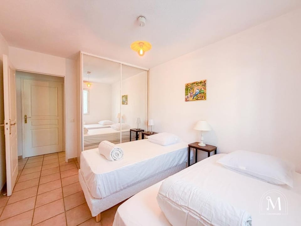 Spacieux T3 avec terrasse et parking à Sanary Apartment in Sanary-sur-Mer