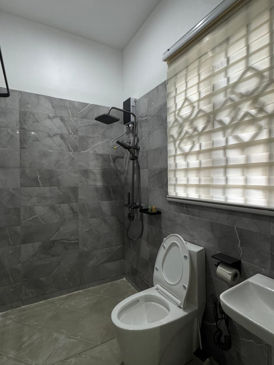 Shower, Toilet, Bathroom