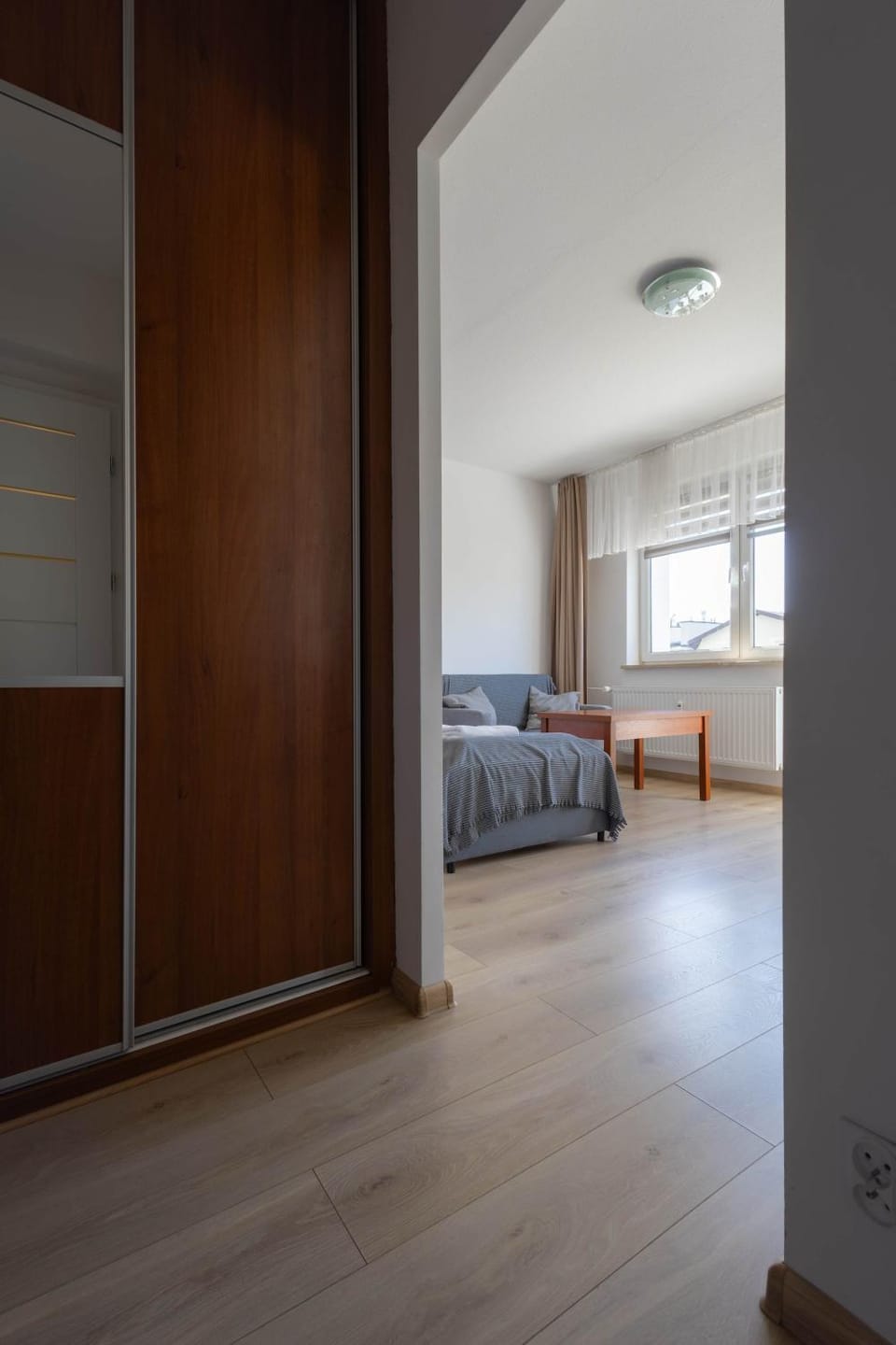Property building, Bed, Photo of the whole room, Seating area, Bedroom, wardrobe