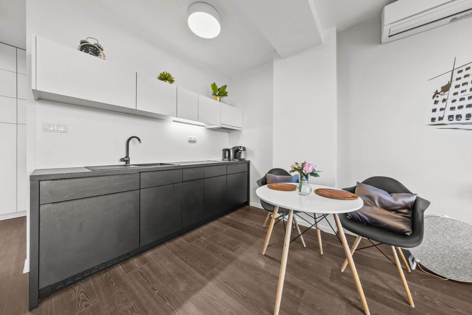 Kitchen or kitchenette, Seating area, Dining area, air conditioner
