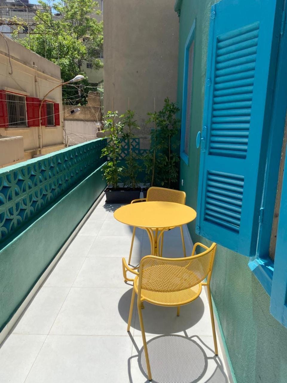 SÀWĀ Joury 1BR Rosy Apt with Bathtub in Mar Mikhael Apartment in Africa