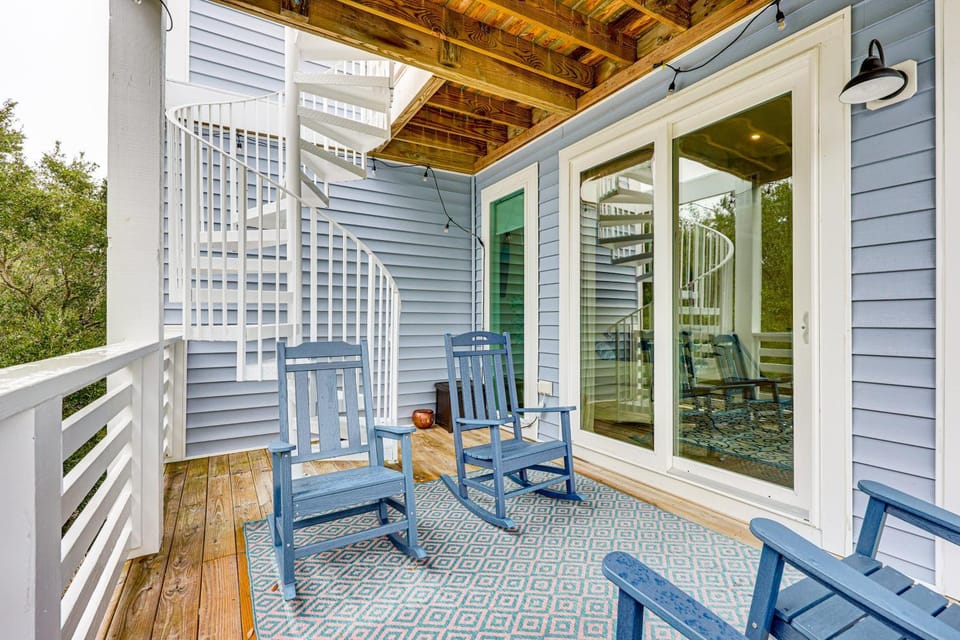 5BR Coastal Compound in Carolina Beach: BRAND NEW! Apartment in Carolina Beach