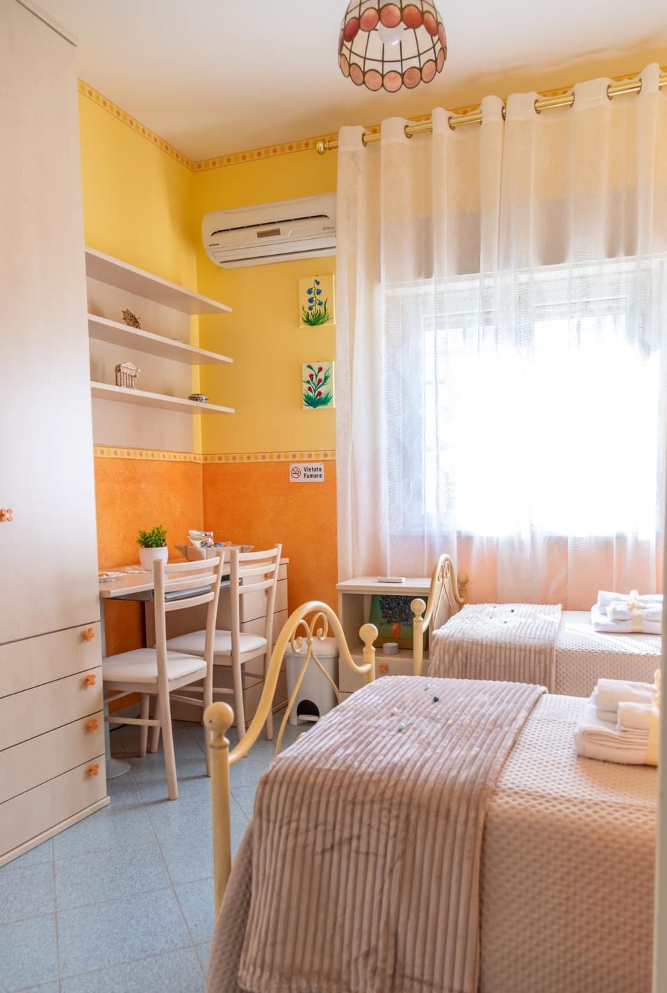 Bedroom, air conditioner