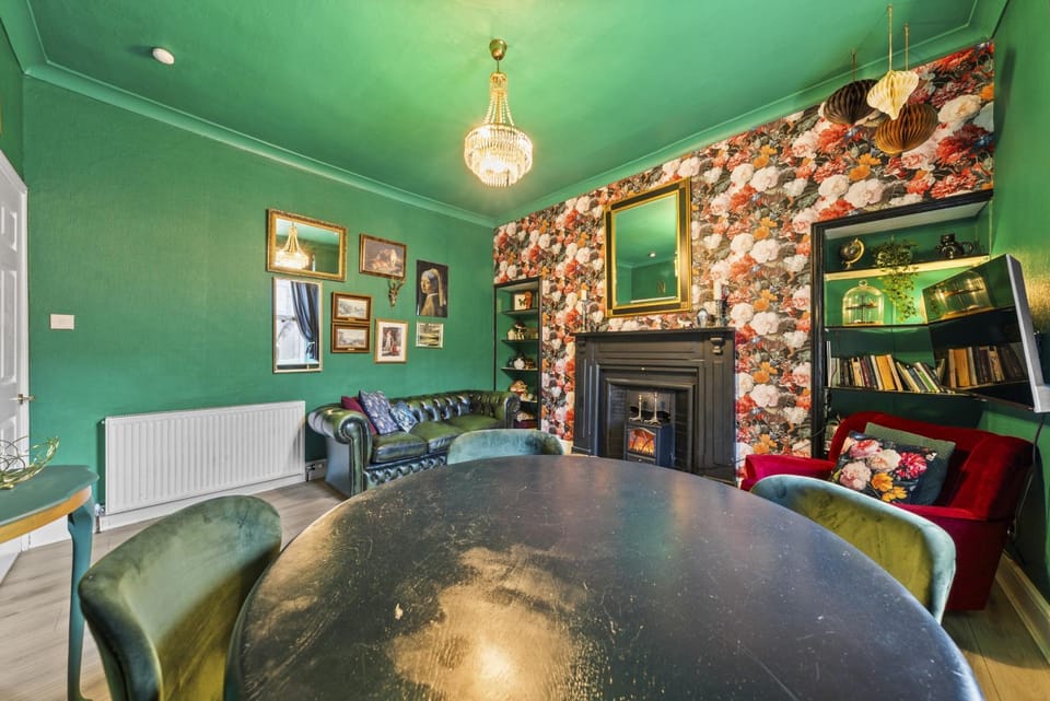 Communal lounge/ TV room, Living room