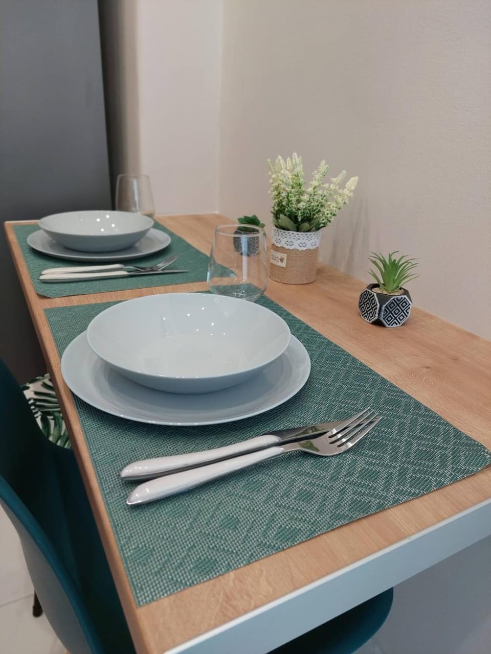 Thermaic Modern Apartment by ΜΡS Apartment in Thessaloniki