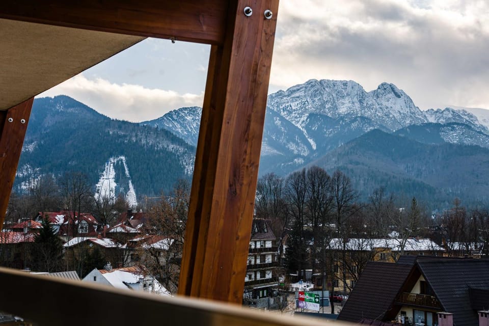 Spring, City view, City view, Landmark view, Landmark view, Mountain view, Mountain view, Street view, Street view