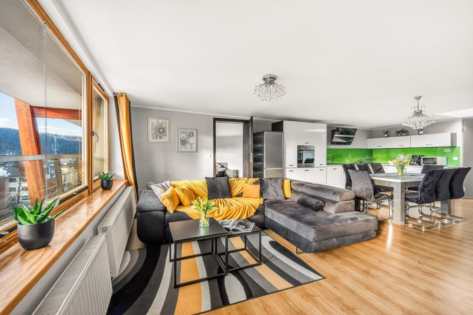 Spring, View (from property/room), Living room, City view, City view, Landmark view, Landmark view, Mountain view, Mountain view, Street view, Street view