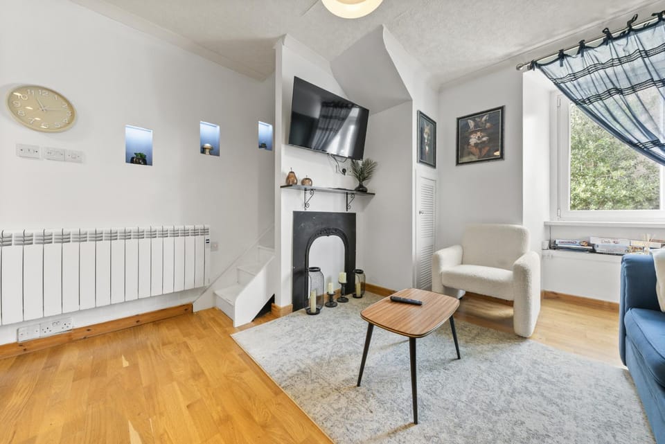 Communal lounge/ TV room, Living room