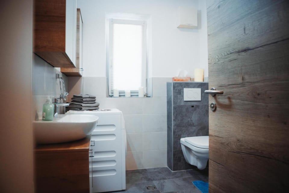 Toilet, Bathroom