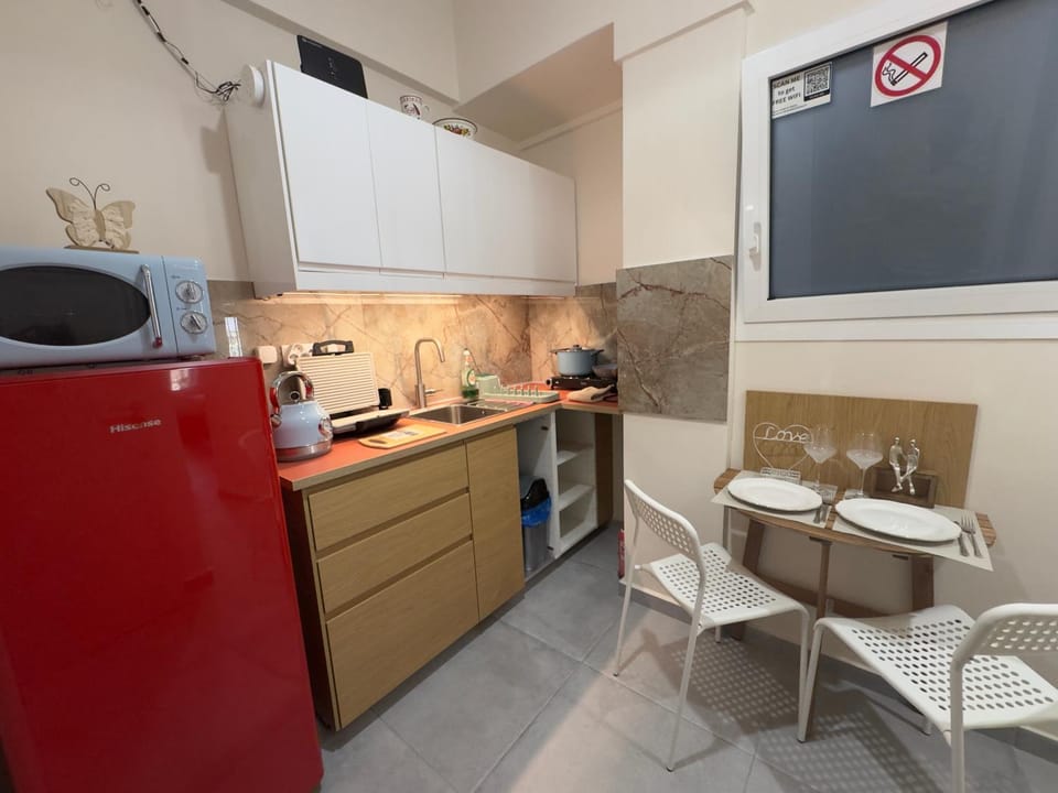microwave, stove, toaster, kitchen