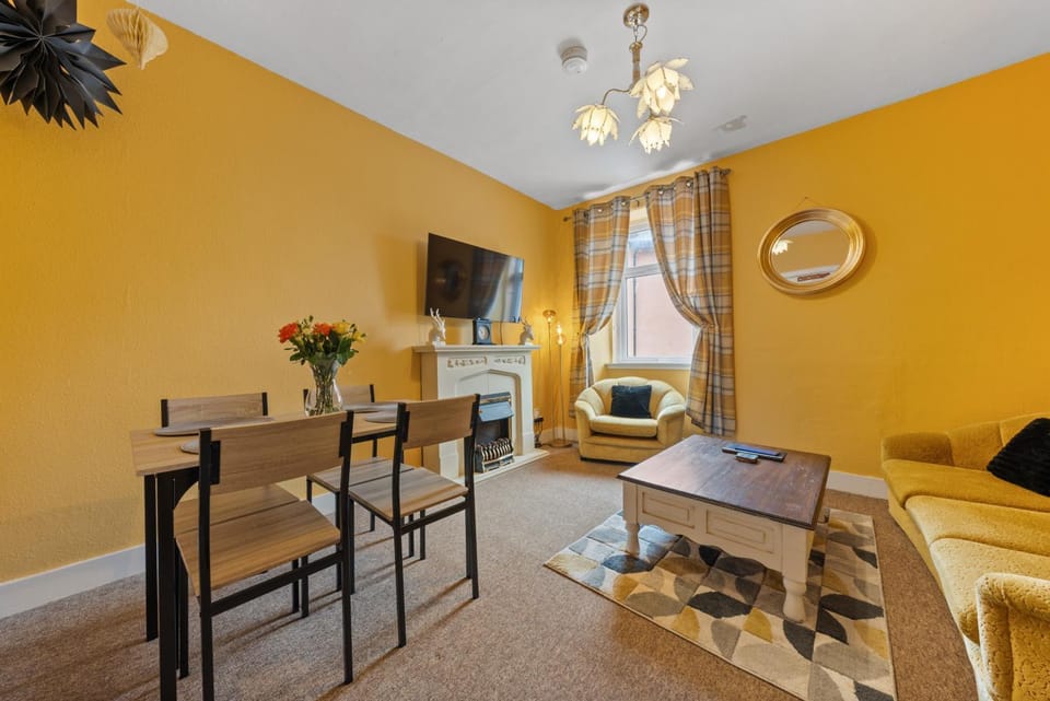 Communal lounge/ TV room, Living room