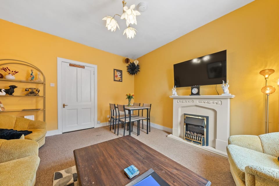 Communal lounge/ TV room, Living room