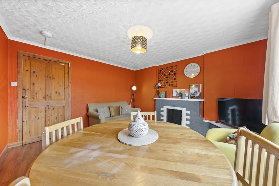 Communal lounge/ TV room, Living room