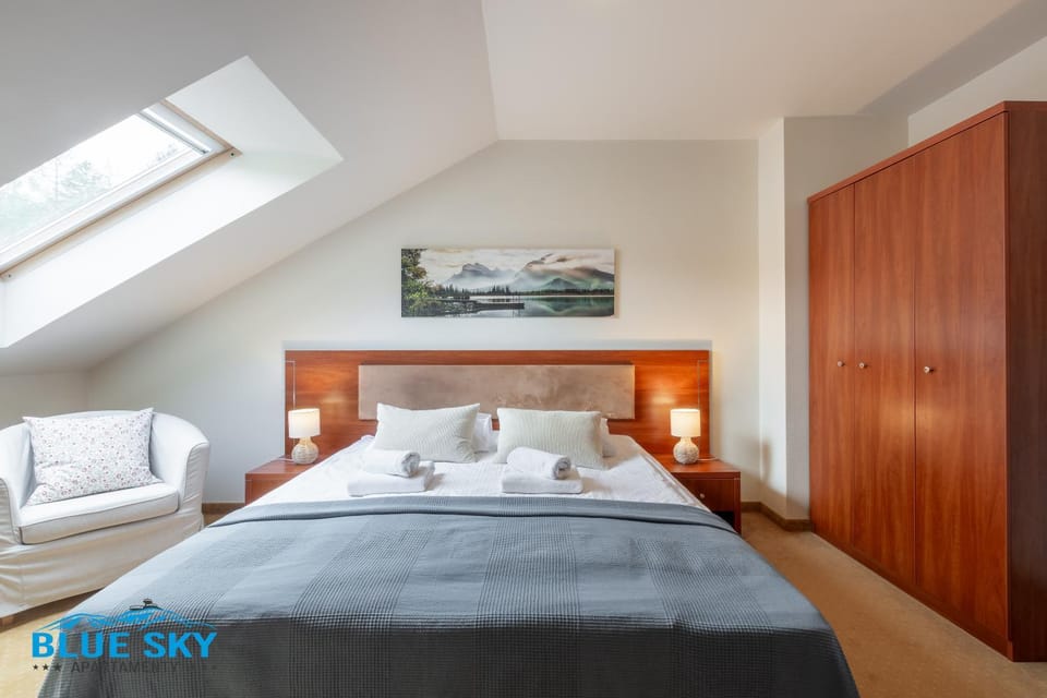 Bed, Photo of the whole room, Bedroom, wardrobe