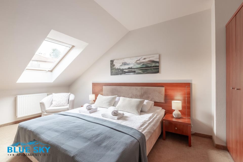 Bed, Bedroom, towels, wardrobe