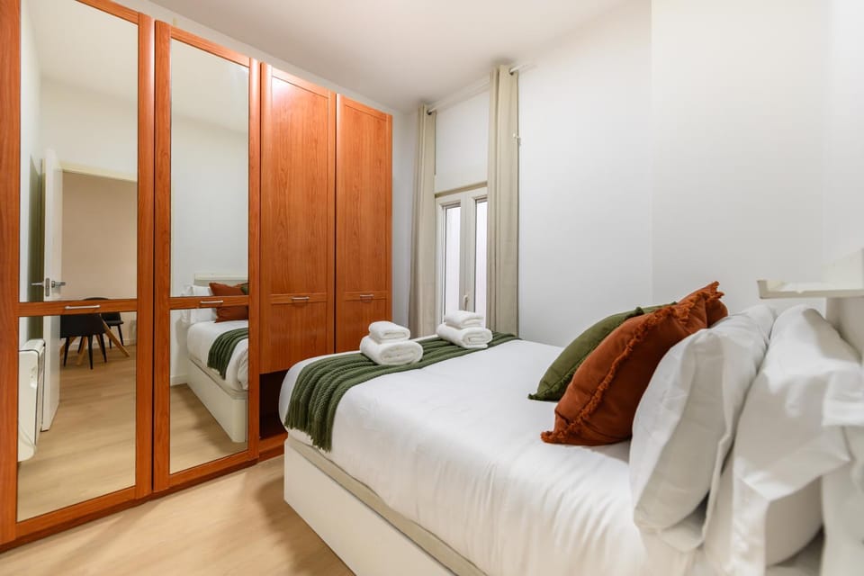 SGE680F - Piso de 1 dormitorio con terraza en Tetuán, Madrid - Alquiler temporal Apartment in Madrid