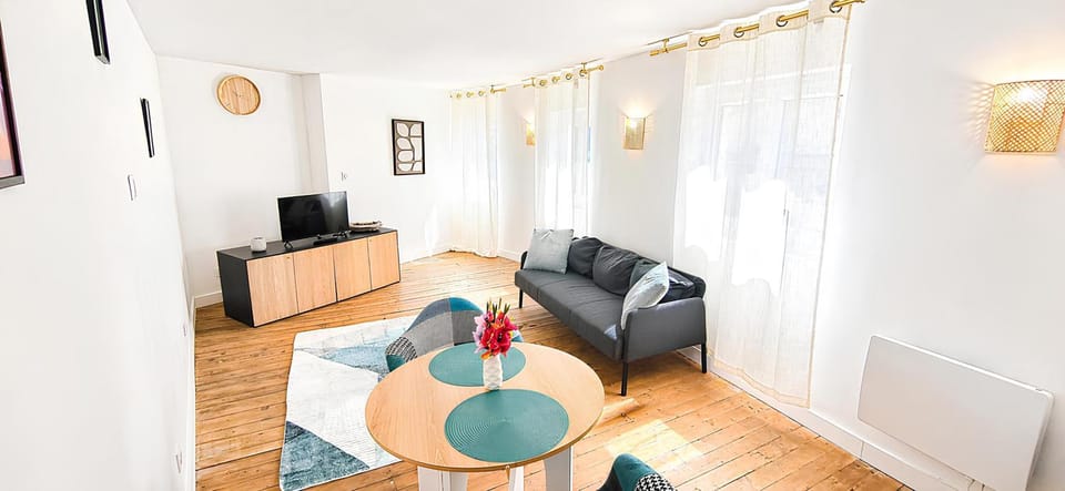 Communal lounge/ TV room, Living room, Seating area