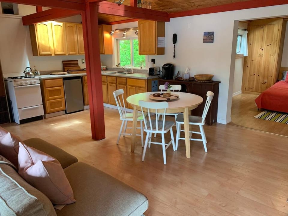 Unique Waterside Cottage - White Mountains, NH House in New Hampshire