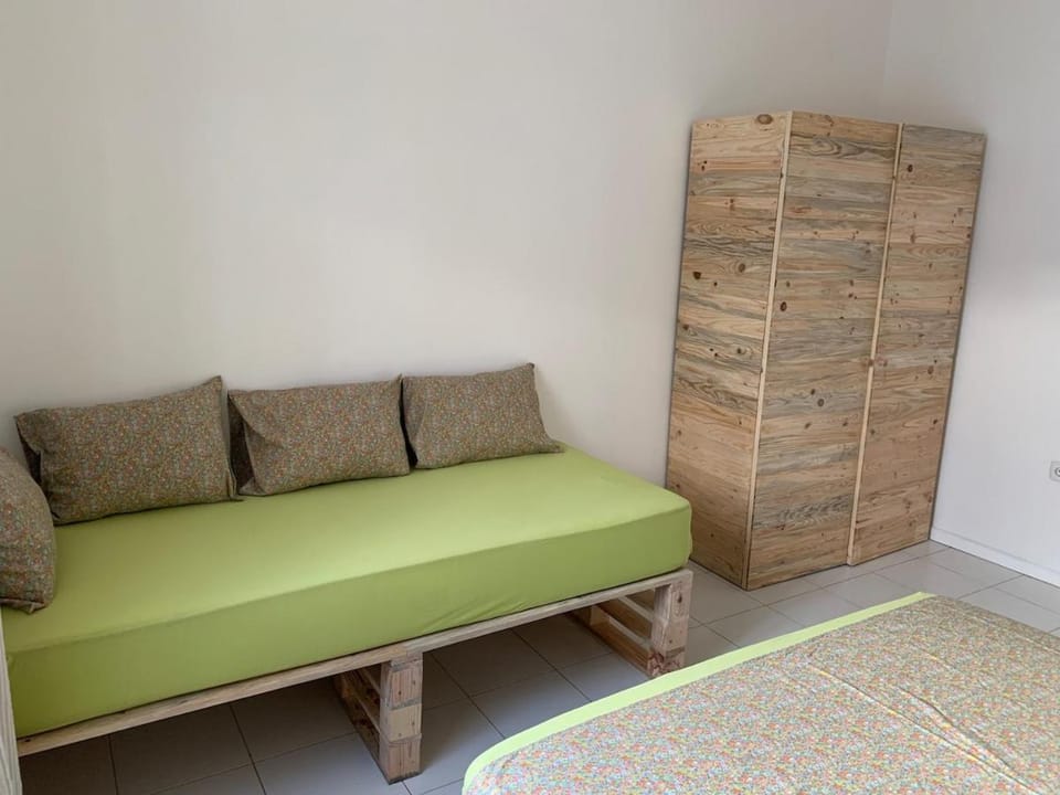 Bed, Photo of the whole room, Seating area, Bedroom, wardrobe
