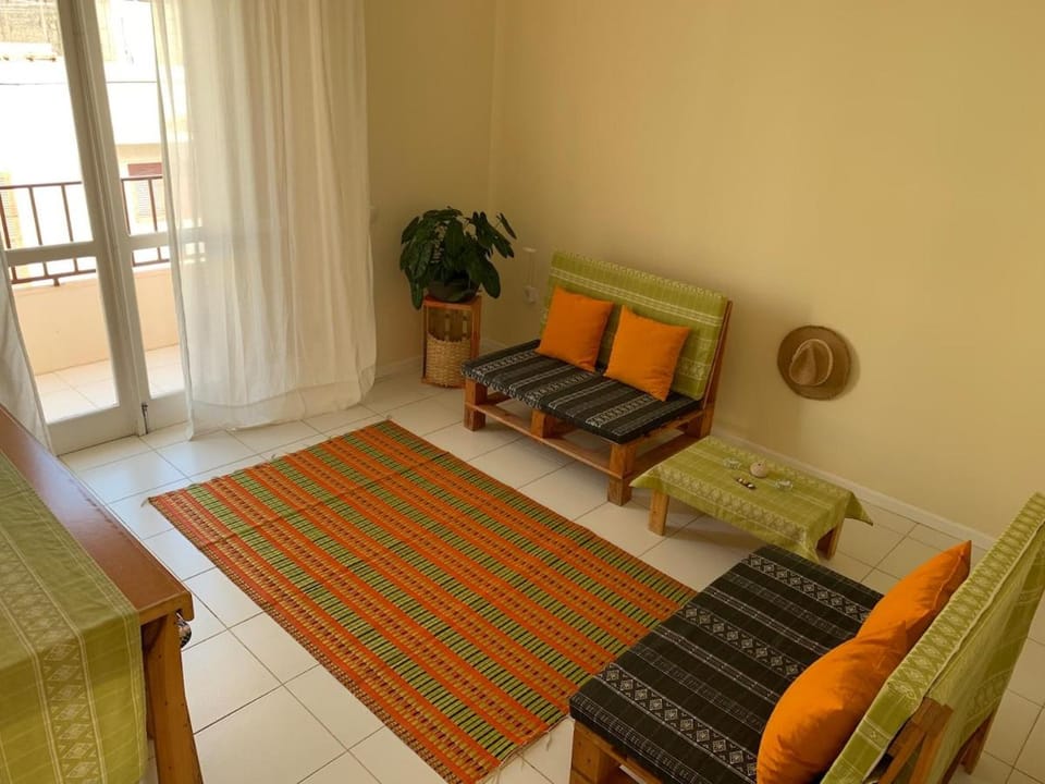 Living room, Photo of the whole room, Seating area