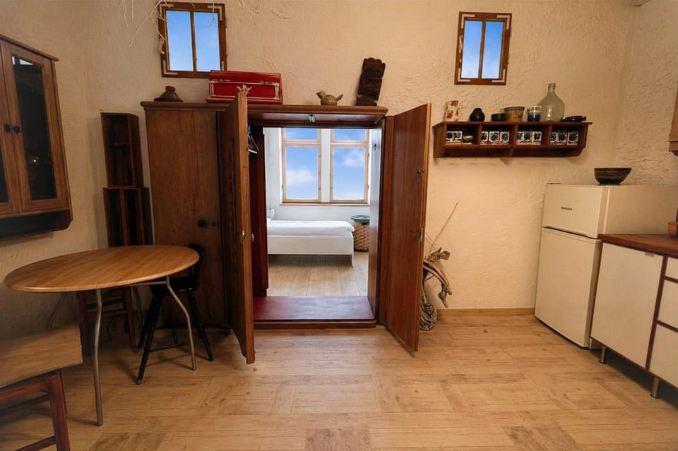 Bed, Kitchen or kitchenette, Photo of the whole room, Bedroom