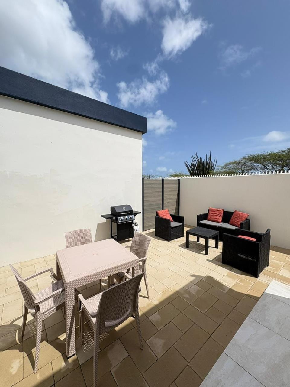 Eglé Vacation Home-2bdr-2bathwith pool-NEW Bed and Breakfast in Noord