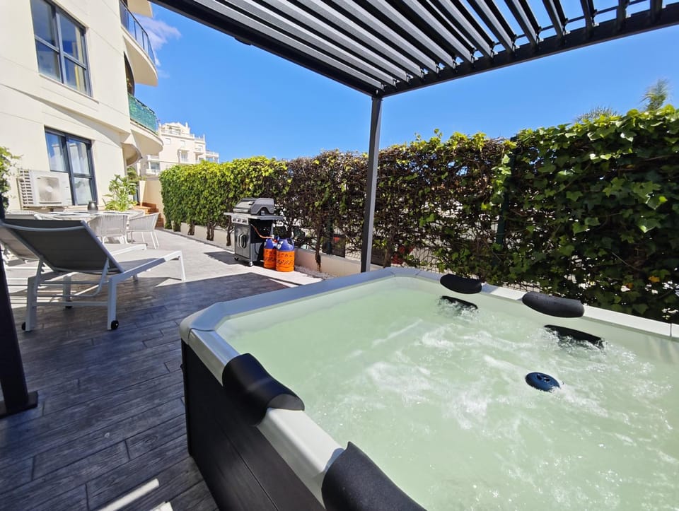 Luxury Groundfloor Private Jacuzzi - EHHouse Apartment in Costa del Sol