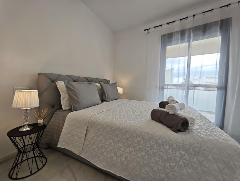 Luxury Groundfloor Private Jacuzzi - EHHouse Apartment in Costa del Sol