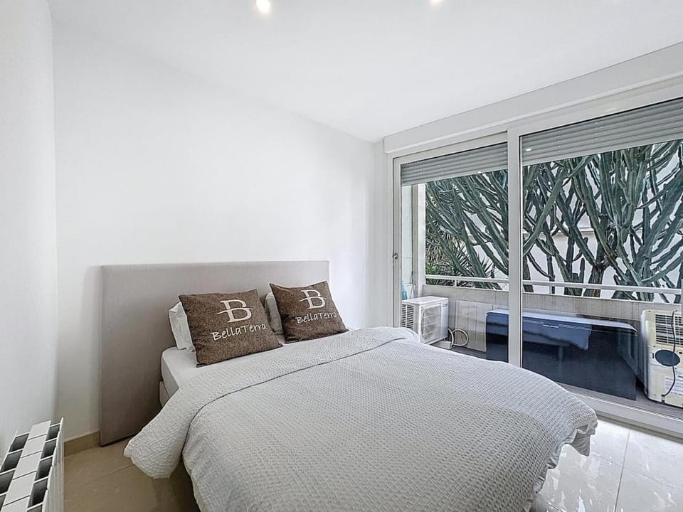 HG Downtown Cannes, a short walk to La Croisette Apartment in Cannes