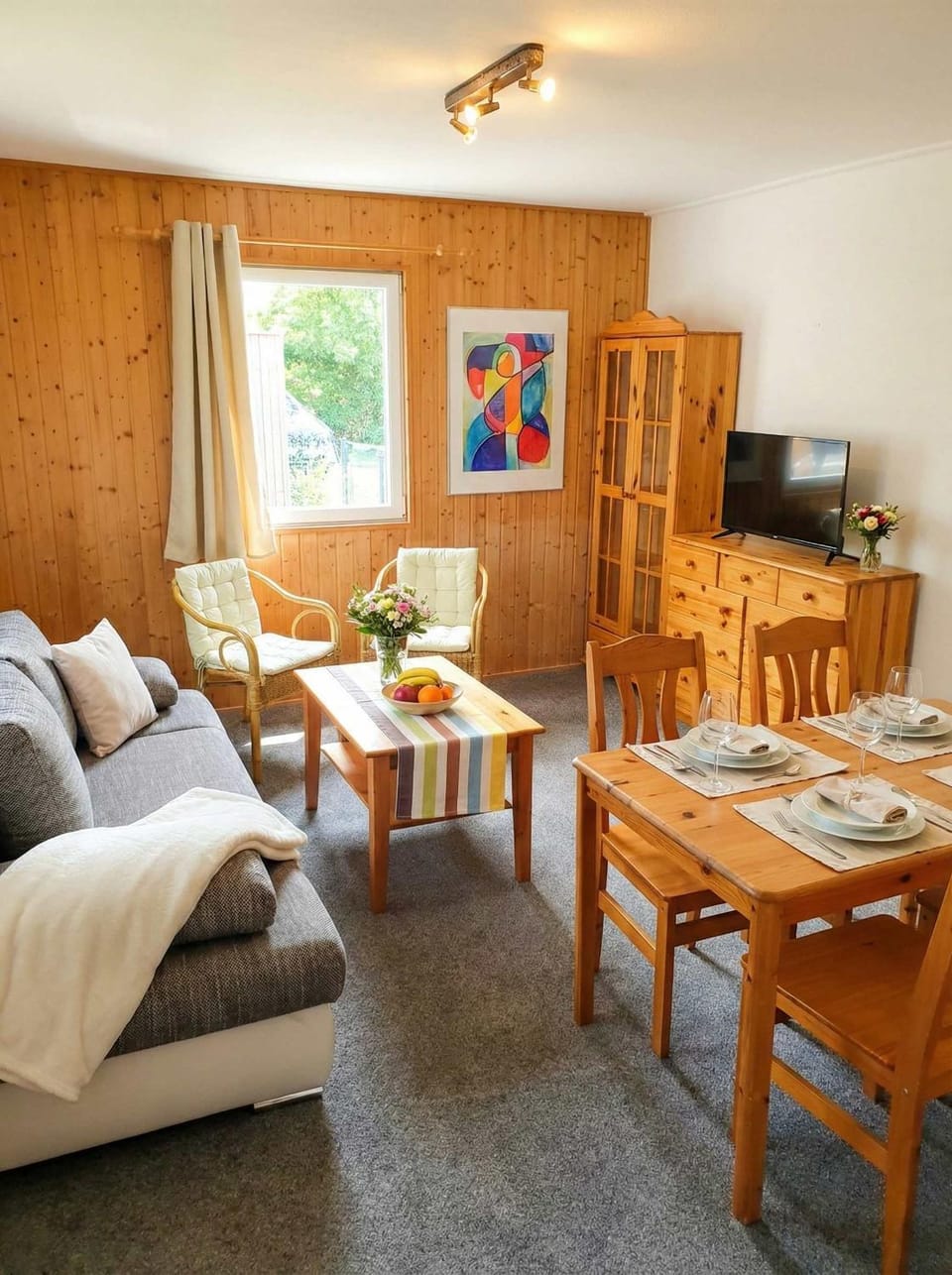 Living room, Seating area, Dining area