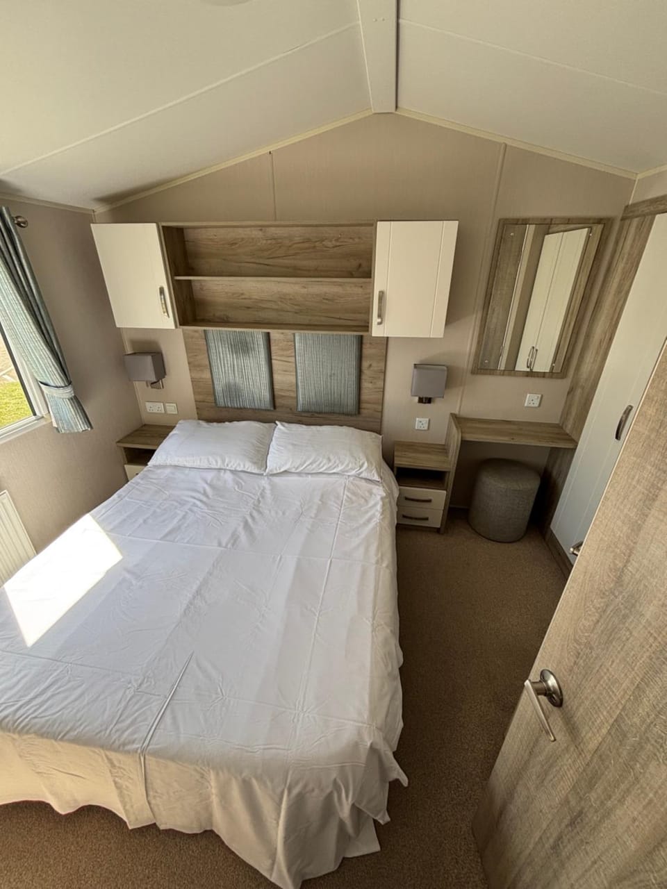 Bedroom, wardrobe