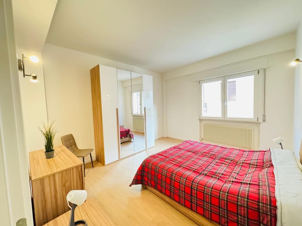 Bedroom, wardrobe