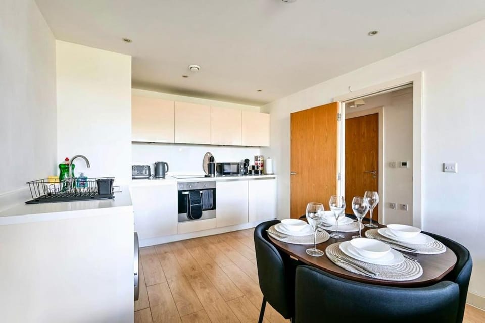 Elegant 1BR Flat - Free Parking - London Escape Apartment in London Borough of Southwark
