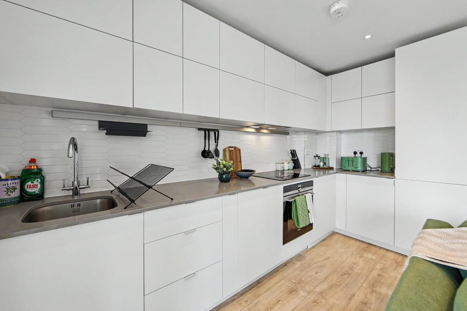 Kitchen or kitchenette, oven, toaster