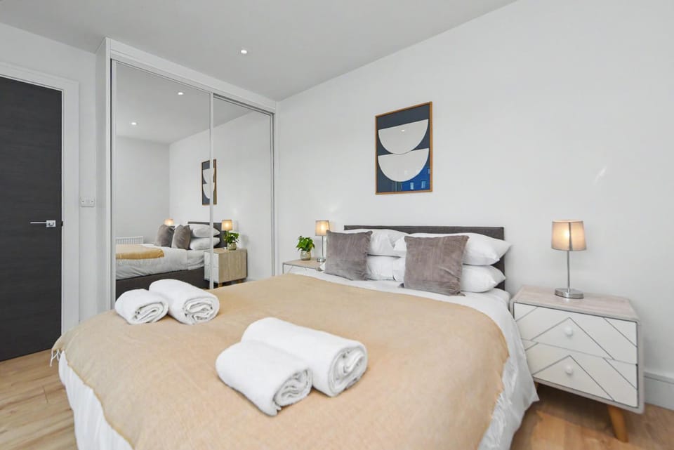 Bed, Photo of the whole room, Bedroom, wardrobe