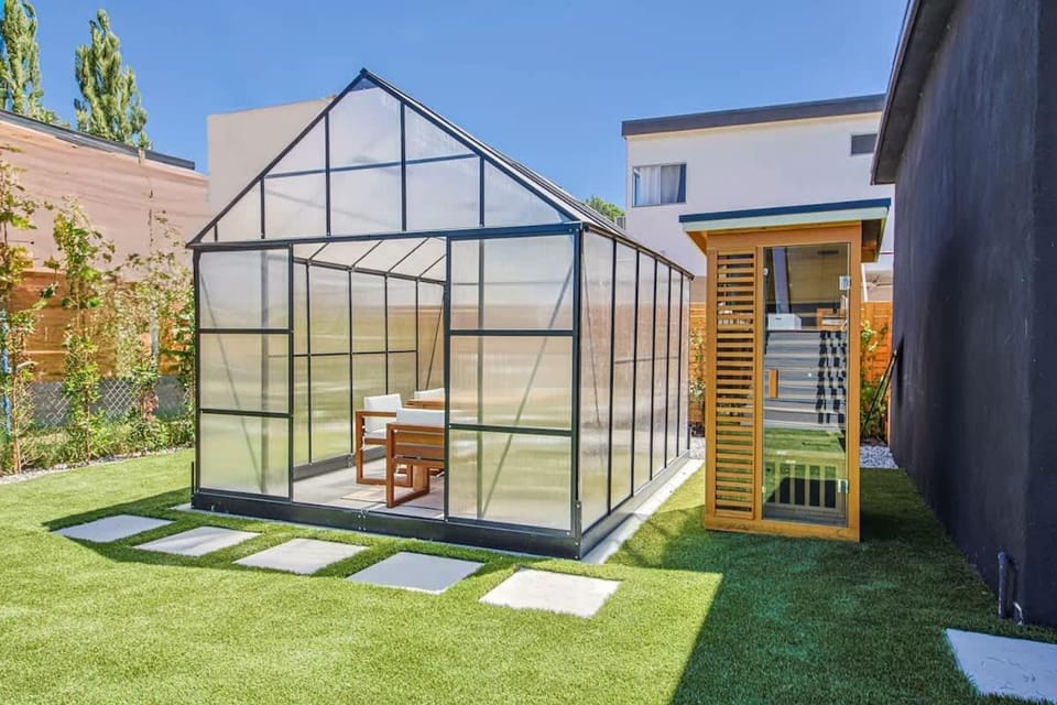 Los Feliz Stylish 4BR Villa with Jacuzzi & Sauna House in Los Feliz