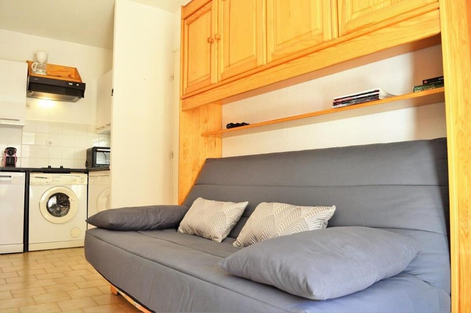 LV180-021 Appartement 2 pièces coin nuit 4 couchages LE LAVANDOU Apartment in Le Lavandou